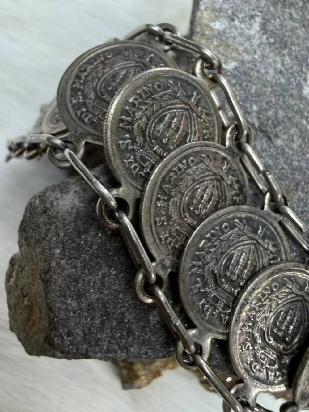 Vintage Republic San Marino Coin Link Bracelet Silver Tone Souvenir 8-9